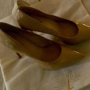 Gianni Bini high heels platform, brand new!